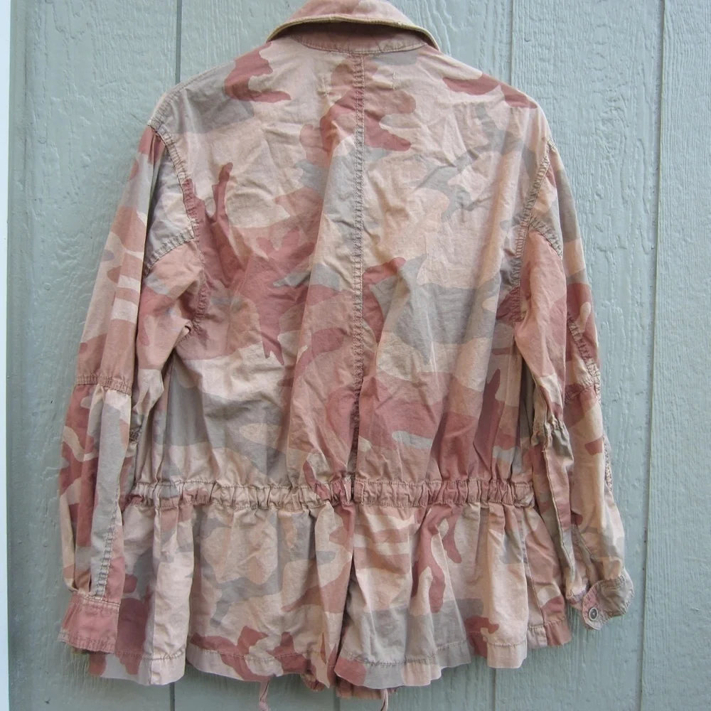 Free People shirt jacket Womens S Tan Camo‎ pockets button Y2K grunge hiking - Picture 9 of 17